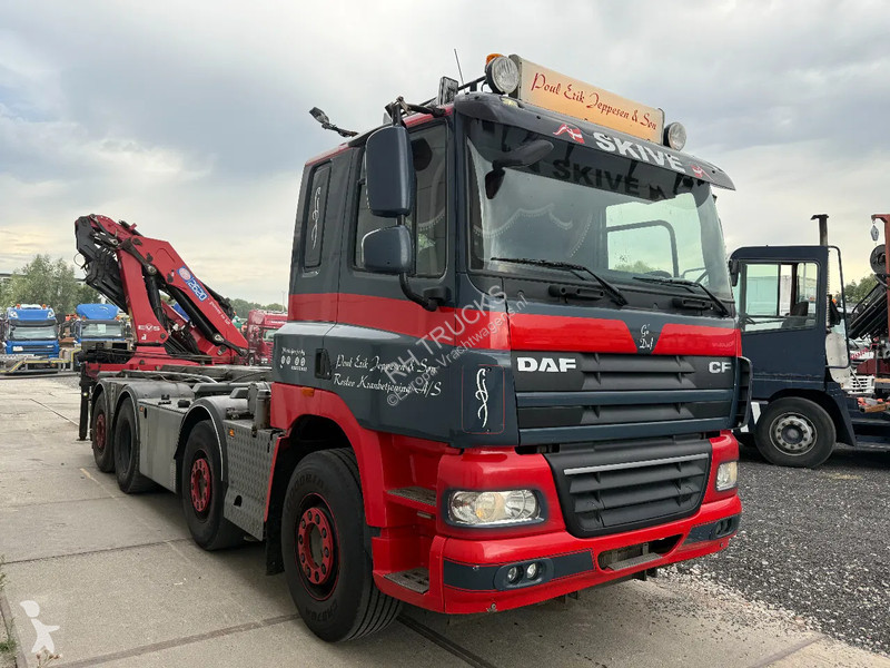Camion DAF 85460 8X2 + YEAR 2016 HMF CRANE...