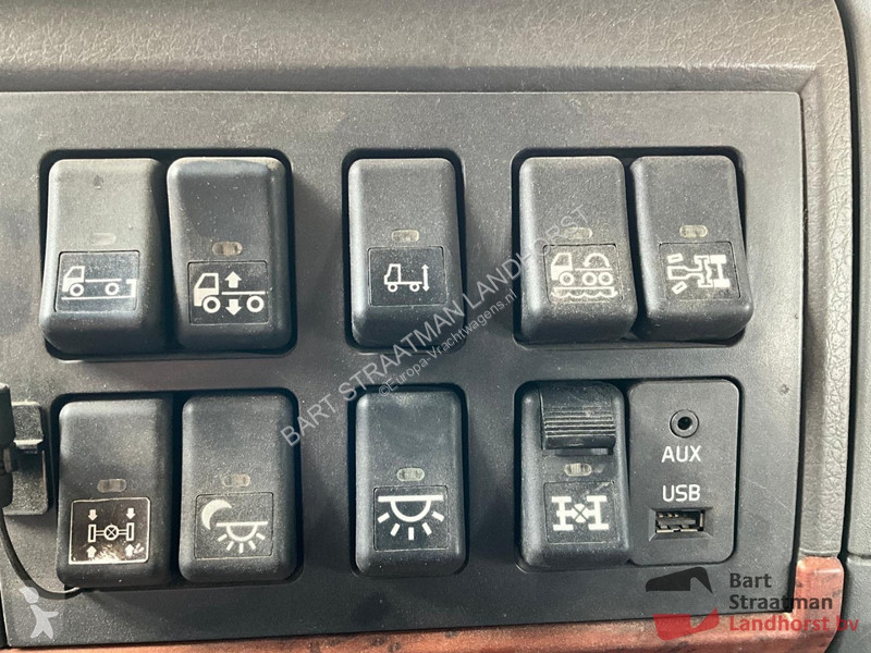 Camión Volvo 420 8x4 Euro 5 with Cable...
