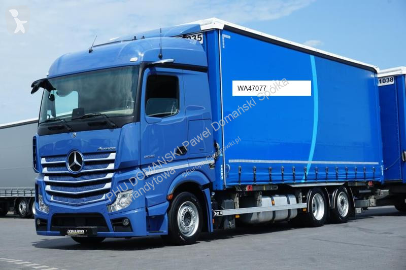 Lastbil med släp Mercedes / TANDEM
