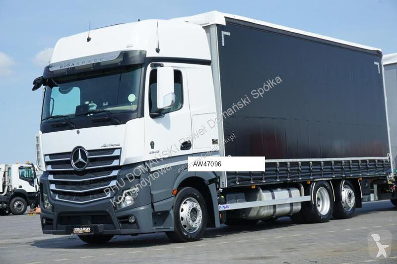 Kamion s návěsem Mercedes / TANDEM