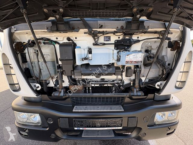 Kamion Iveco...