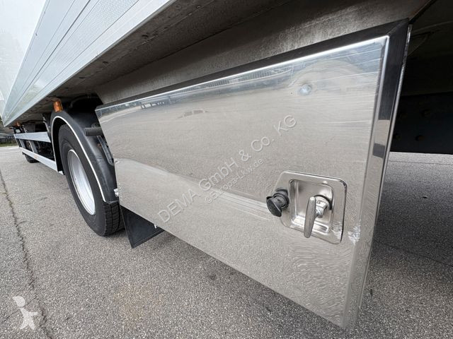 Kamion Volvo...