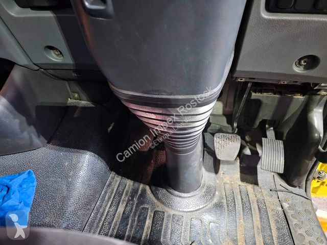 Vehículo de limpieza viaria Mercedes Haken mit...
