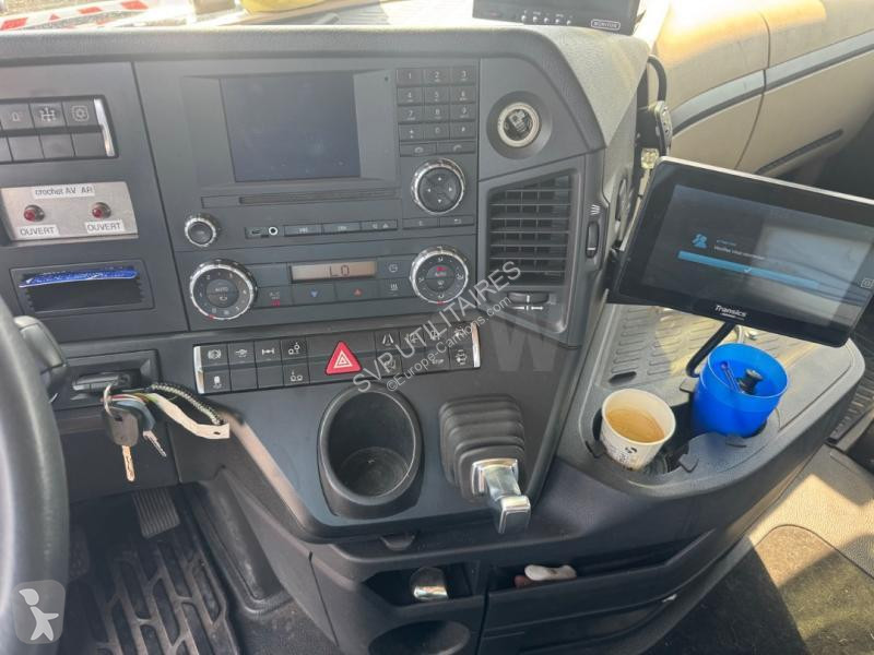 Lastbil Mercedes 2551