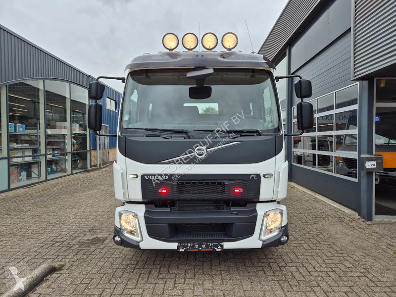 شاحنة Volvo 250 E6 DoKa 7 Sitze/ Abschlepp/...