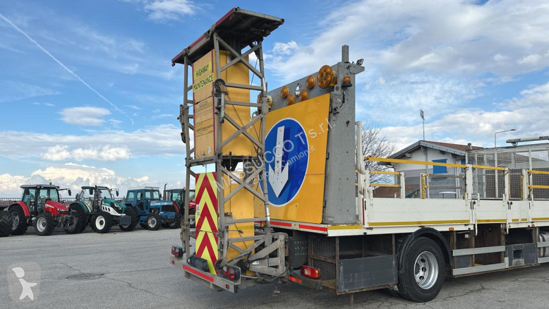 شاحنة Volvo FE 250 4X2