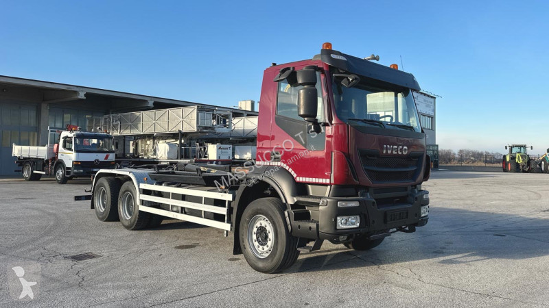 Camion Iveco TRAKKER 450 6x4