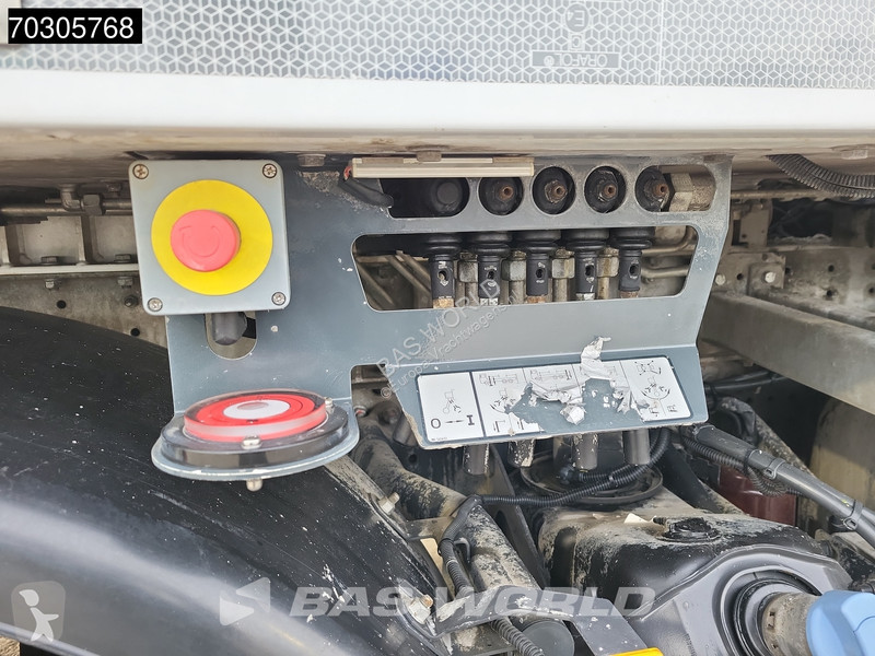شاحنة Mercedes 3240 8X4 38mtr Putzmeister BSF...