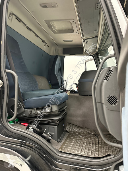 شاحنة Volvo 380 Tourbus
