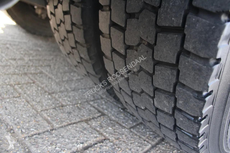 شاحنة Volvo 280 + CARRIER + ATP/FRC + LIFT...