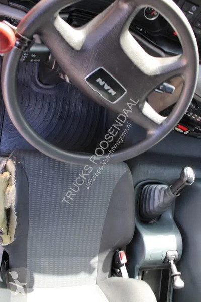 شاحنة MAN 8.220 + MANUAL + EURO 6 + LIFT