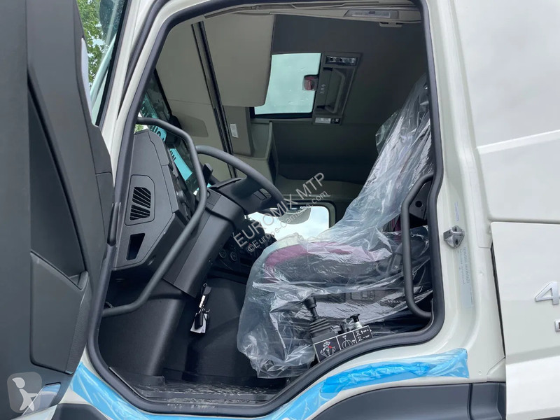شاحنة Volvo 500 Volvo  500 8X4 Retarder...