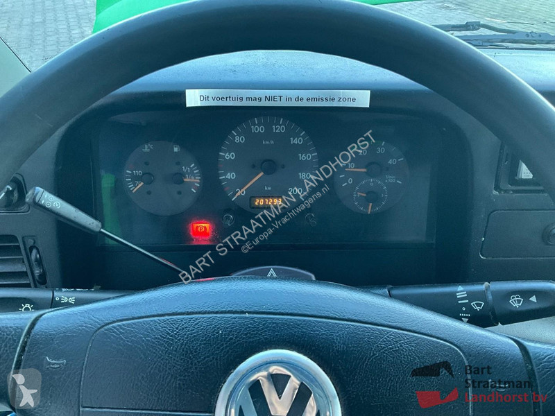 Lastbil Volkswagen open laadbak met HMF 152T2...