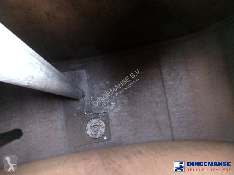 شاحنة Volvo 240 4x2 RHD fuel tank 13 m3 / 4 comp