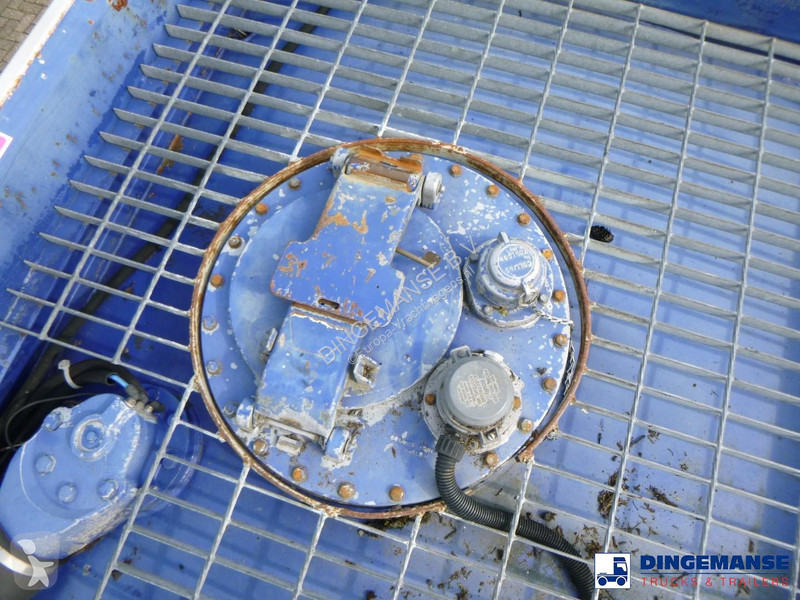 شاحنة Scania 230 DB 4x2 RHD fuel tank 12.4 m3 /...