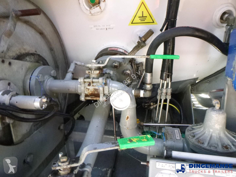 شاحنة Renault 260.19 dxi 4x2 gas tank 19.5 m3