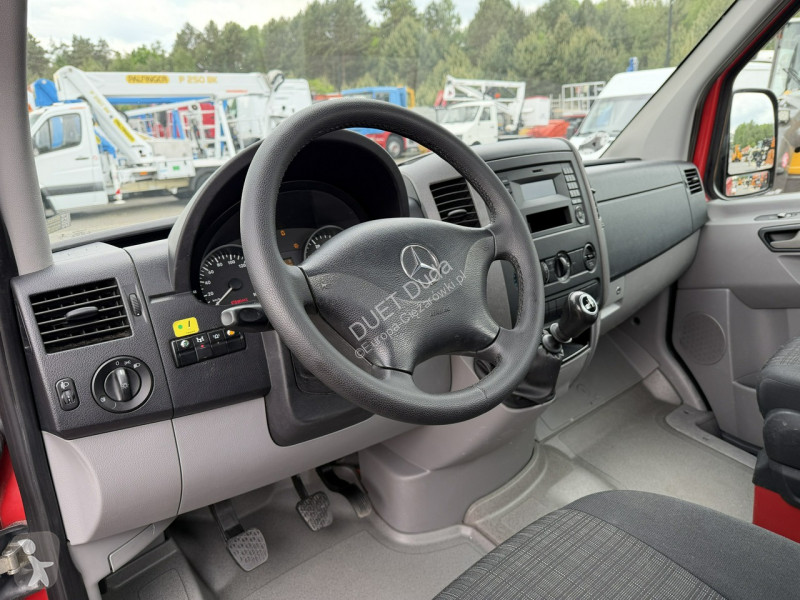 شاحنة Mercedes Zwyżka Podnośnik Koszowy...