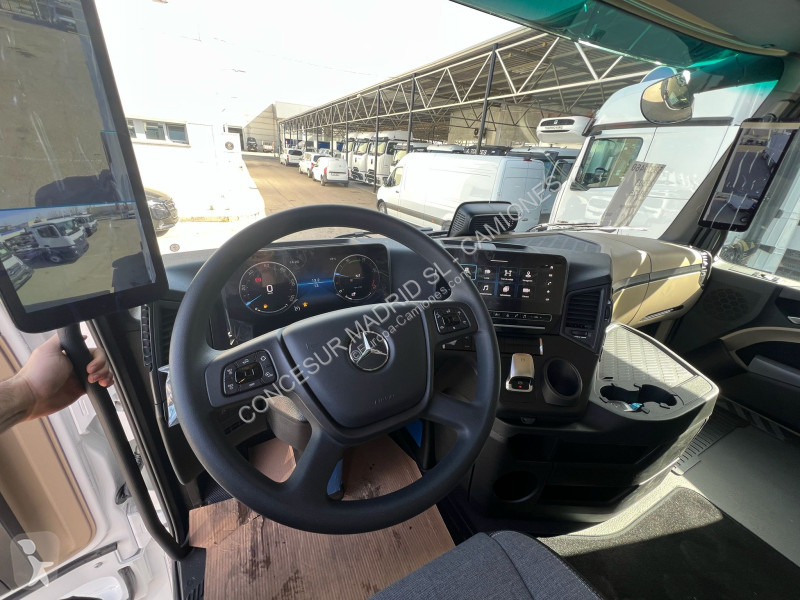 جرار Mercedes  1851 LS