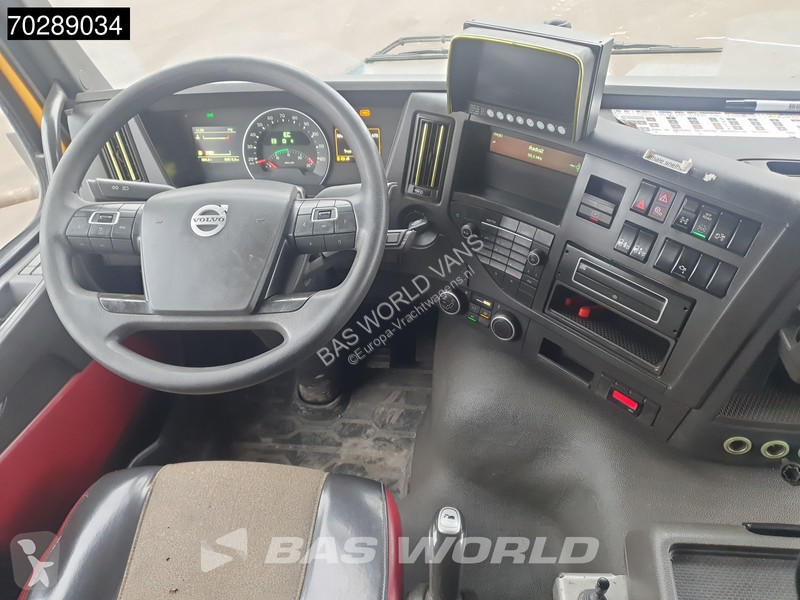 شاحنة Volvo 520  8X4 32m3 AJK Pusher Big-Axle...