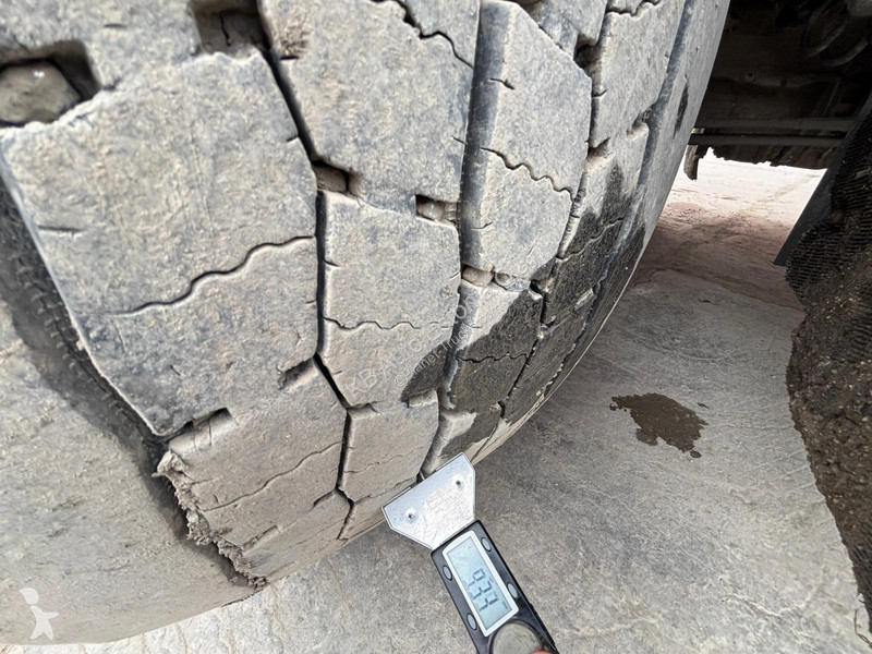 شاحنة Volvo 540 8x4/4 MEILLER PK 26 ton /...