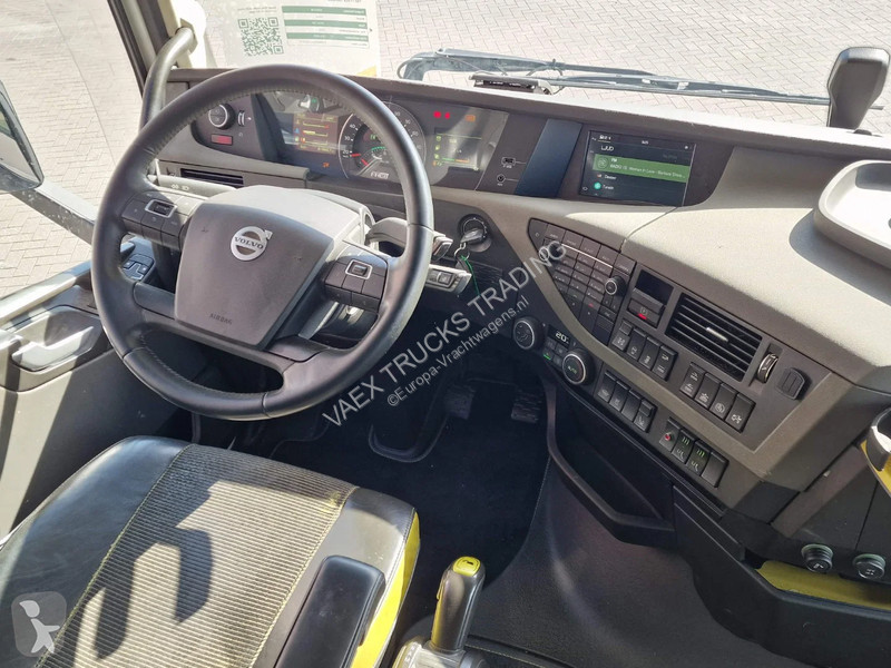 Kamión Volvo 16750 XL 8x4*4 - Carrier Supra...