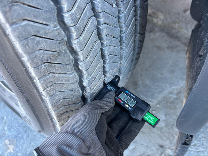 شاحنة Volvo FL 250 4x2 THERMOKING V-100 Max /...
