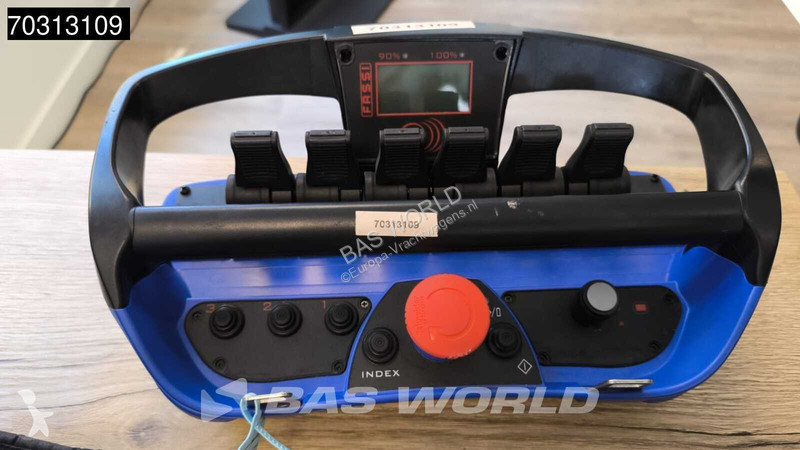 شاحنة Volvo 420  8X4 NEW RHD! Fassi F145Z.0.22...