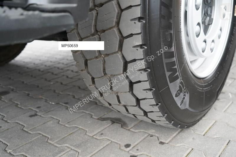 شاحنة Mercedes X-HIPRO 302