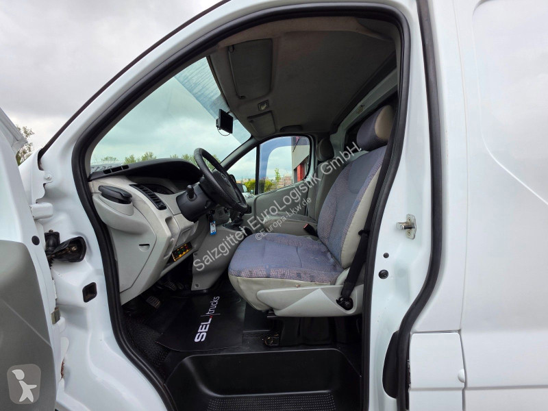 شاحنة Opel Vivaro 2.5 CDTI / Versalift ET-30-NE-XS