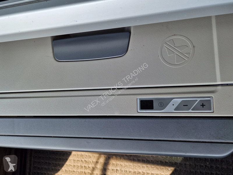 شاحنة Volvo 460 Berdex 3 deck livestock -...