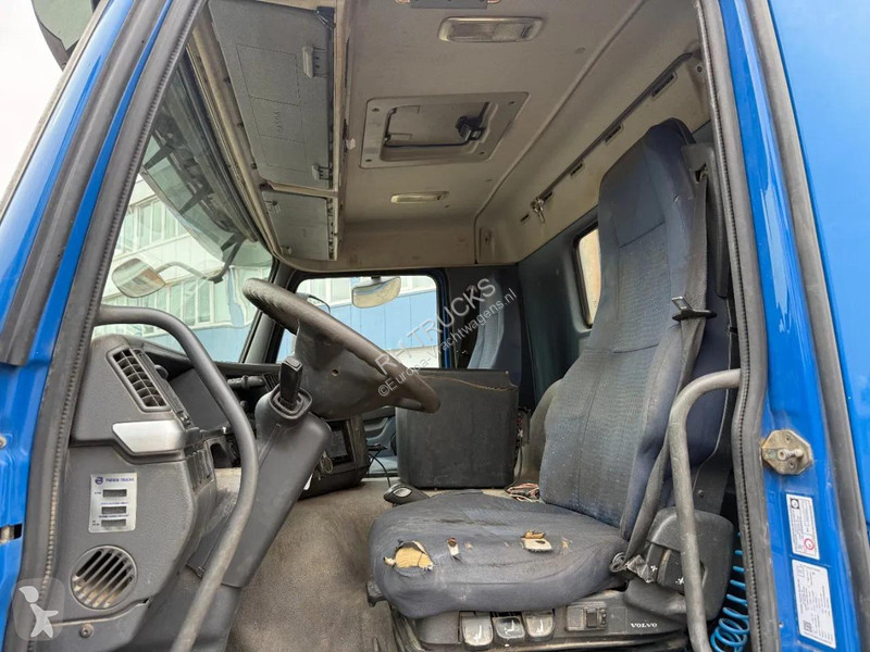 شاحنة Volvo 300 6X2 EURO 5 - PALFINGER PK15002...