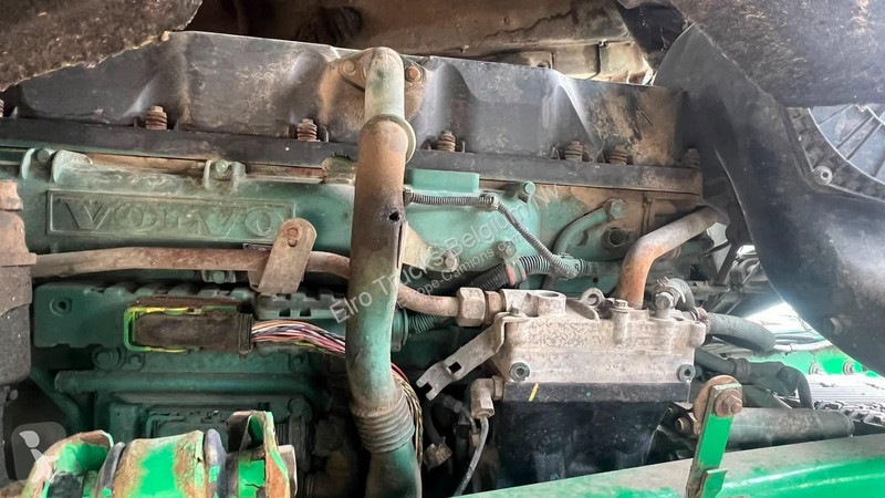 شاحنة Volvo 520 (6X4 / LONG CHASSIS / FRONT STEEL)