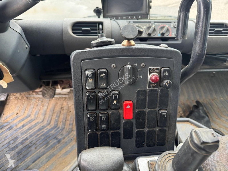 شاحنة Unimog 4X4 + PALFINGER PK 16502 + REMOTE...