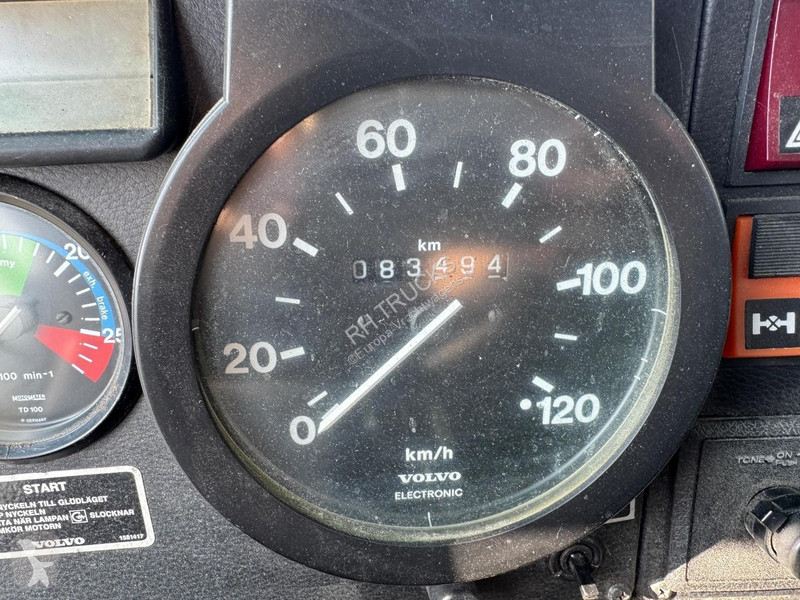 شاحنة Volvo 6X4 Robson-Drive + TANK 14.000 LITER