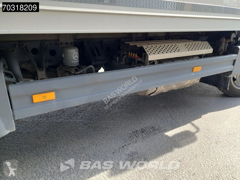 شاحنة Mercedes 1021 4X2 5,20m Box Frigoblock...