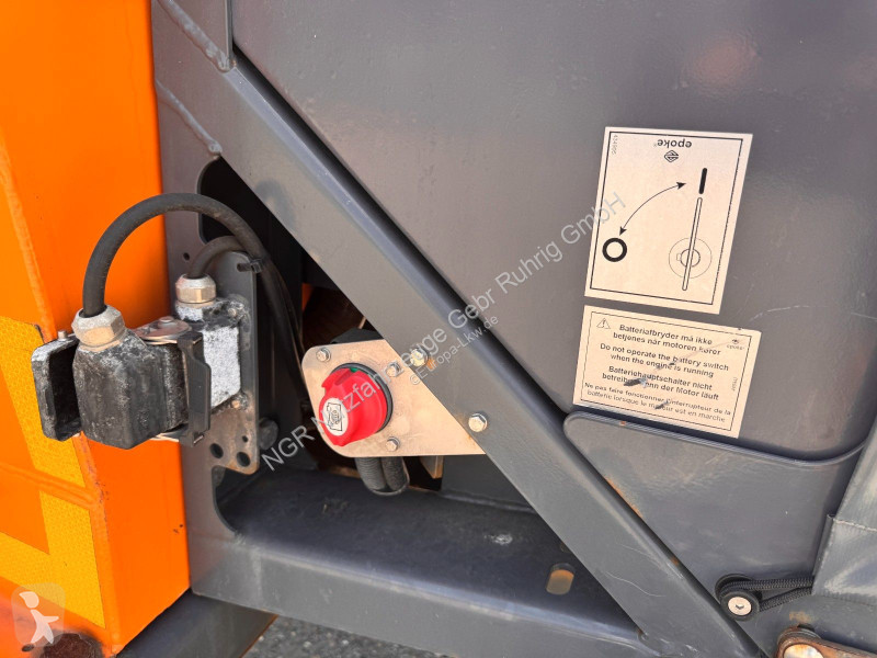 شاحنة  Abrollaufbau Salzstreuer Diesel Separat...