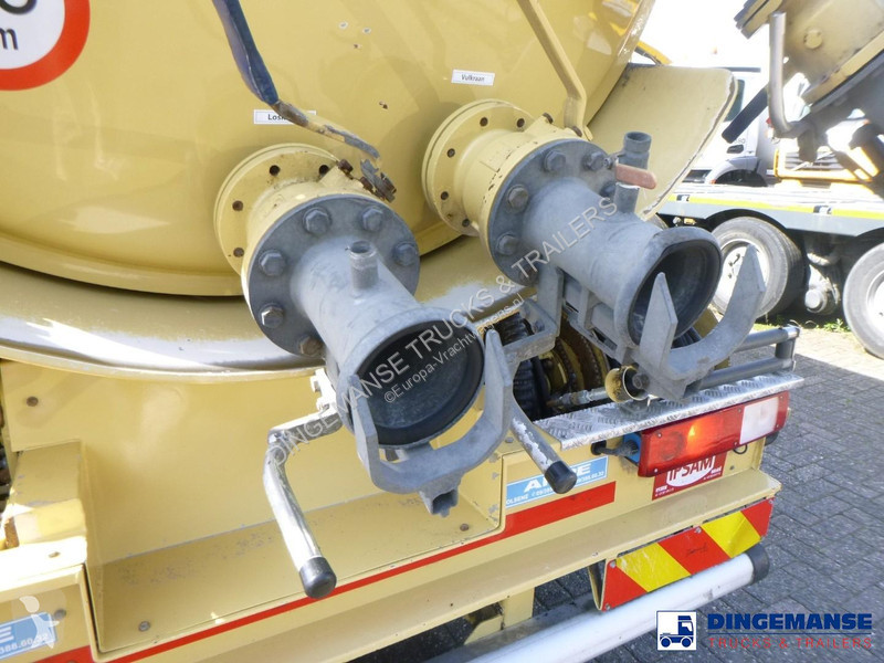 شاحنة Renault D 26 Wide 6x2 vacuum tank 11 m3