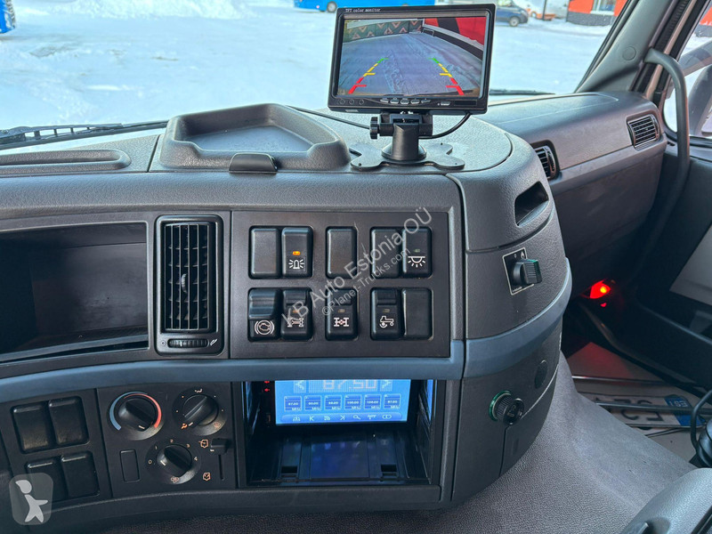 شاحنة Volvo FM 300 6x6 FOR SALE AS CHASSIS / OY...
