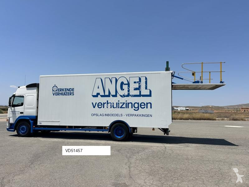 Camion Volvo FM 300 Furgon Mudanzas solo...
