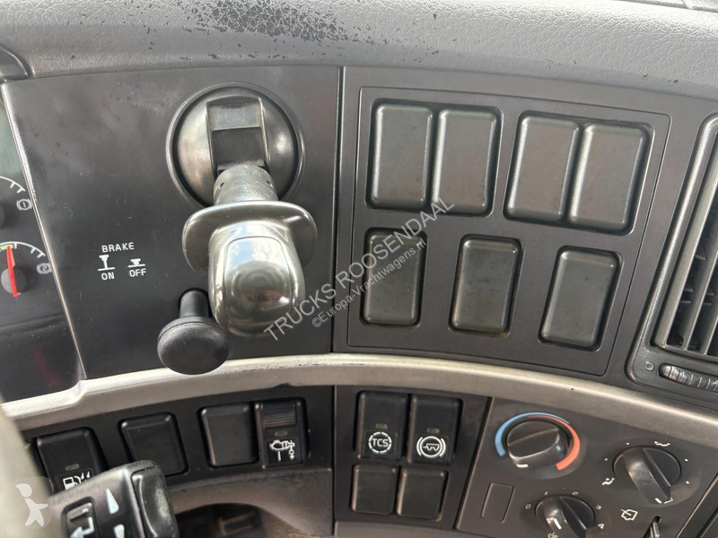 شاحنة Volvo 12380 + HMF 2220 K5 + 8X4 STEERING...