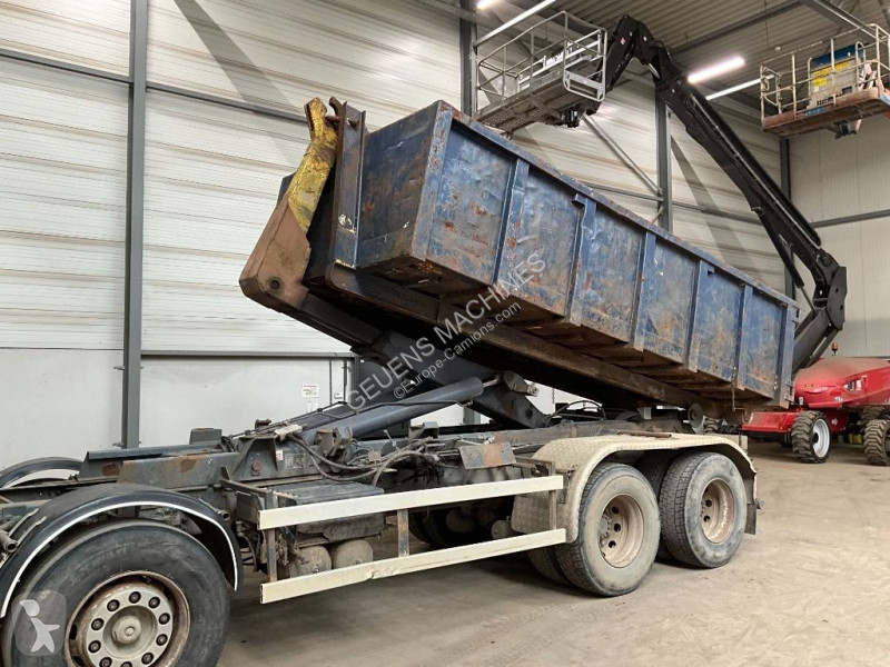 شاحنة Volvo 520 8X4