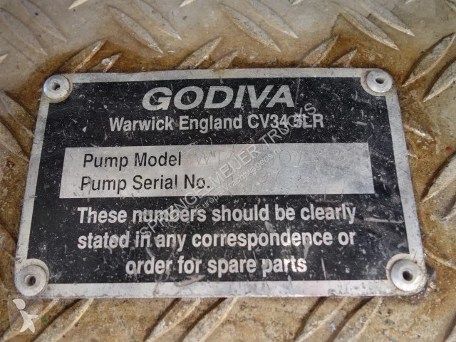 شاحنة Mercedes 1325 godiva pump