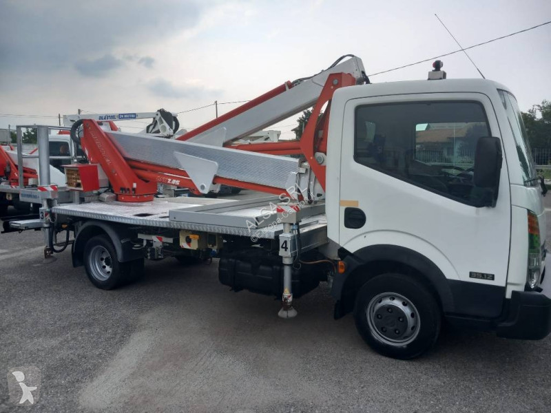 Camion Multitel MX 235