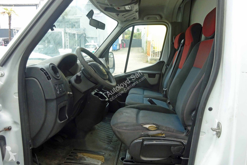 Camion Renault MASTER CAISSE 2,3 DCI 136