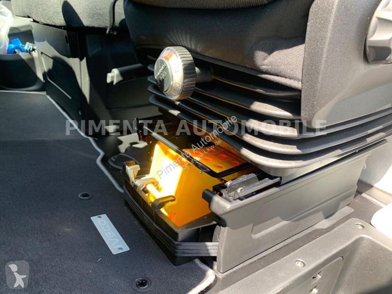 شاحنة Iveco 70C18A8P TK AUT LUFTF V500X...