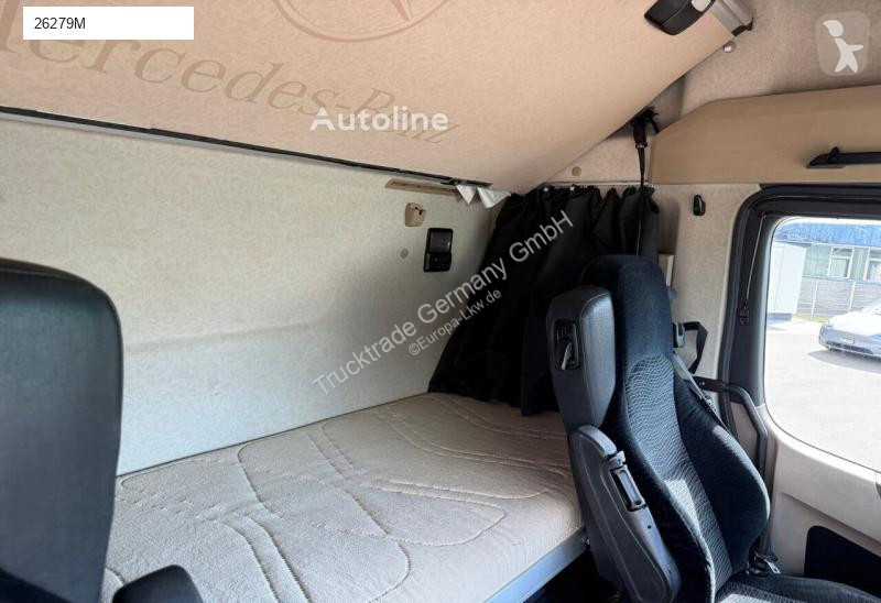 شاحنة Mercedes 1842