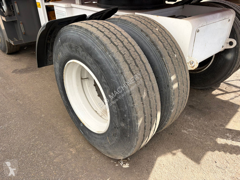 شاحنة  4M3 Self Loading Concrete Mixer 4x4