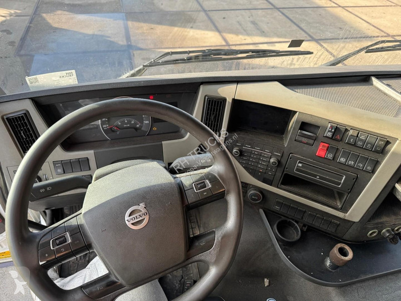 Vrachtwagen Volvo 460 8X2 EURO 6 + 24.000...