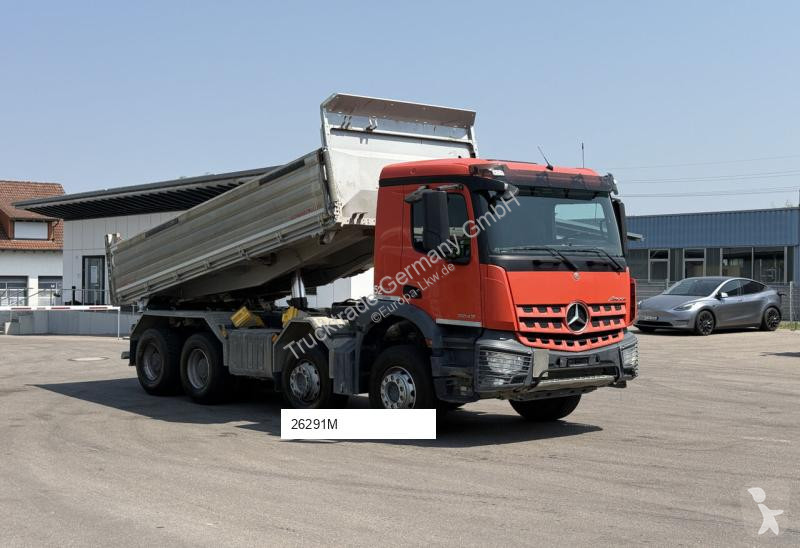 شاحنة Mercedes 3243