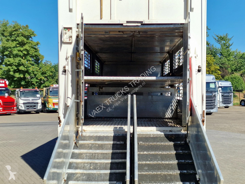 شاحنة Scania P400 8x4*4 - 2/3 deck livestock...